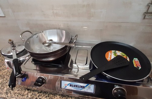 Lajpat Nagar Apartment | Comfortable Flat in Lajpat Nagar with Fully Equipped Kitchen
