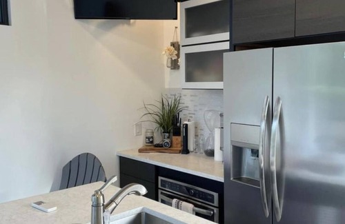 Sanford Boat Rental | Unforgettable Floating House Experience at Boat Tree Marina