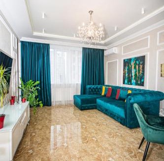 Kyiv Apartment | Elegant Retreat: Royal 1 - 4-Star Comfort & Relaxation
