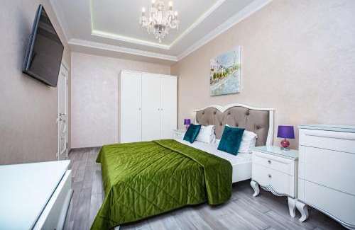 Kyiv Apartment | Elegant Retreat: Royal 1 - 4-Star Comfort & Relaxation