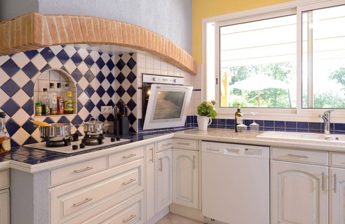Beaumont-du-Perigord Villa | Tranquil Country House with Pool & Ocean Views for Guests