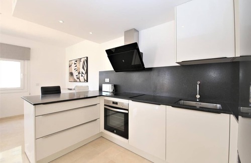 Estepona Apartment | Captivating Estepona Marina Apartment with Ocean View Amenities