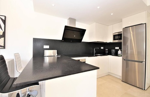 Estepona Apartment | Captivating Estepona Marina Apartment with Ocean View Amenities