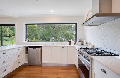 Central Tablelands House | Exceptional Self-Contained Home with Ocean View & Accessibility
