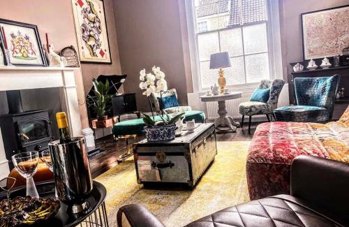 Harleston House | Elegant Georgian House with Spa and Sauna for Group Getaways