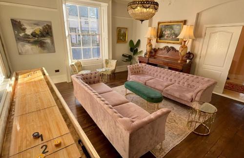 Harleston House | Elegant Georgian House with Spa and Sauna for Group Getaways