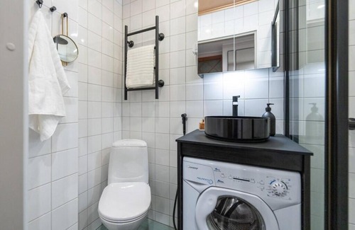 Kallio Apartment | Inviting One-Bedroom Suite with Fireplace - Rated 9/10