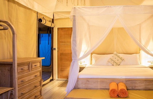 Bophut Cabin | Luxury Glamping 2 Air-conditioned Bedrooms With a Private Swimming Pool