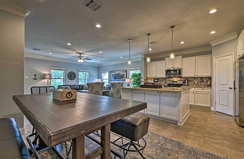 Granbury House | Charming Granbury Home Steps to Lake with Game Room!