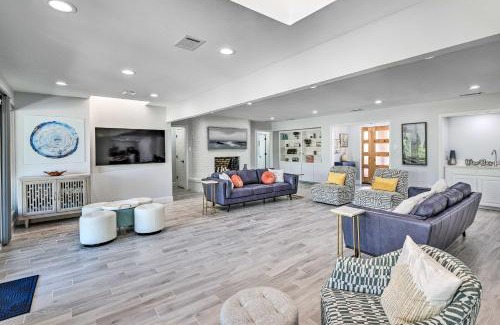 Granbury House | Elegant Granbury Home with Private Boat Dock & Ocean View