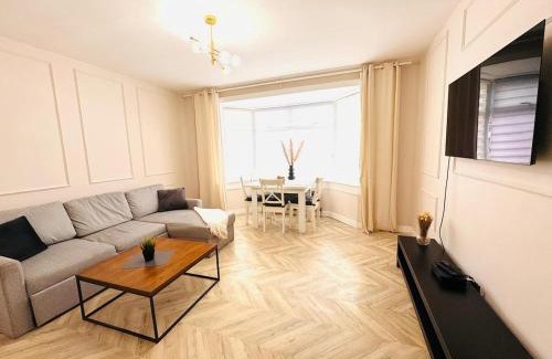 Grangemouth Apartment | Luxury Grangemouth accomodation with free parking