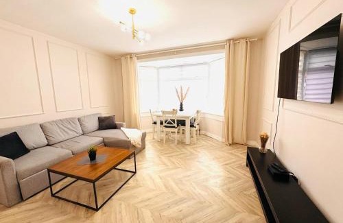 Grangemouth Apartment | Luxury Grangemouth accomodation with free parking