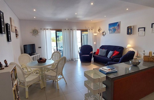 Cavacos Apartment | High-Rated Apartment with Pool, Steps from the Beach