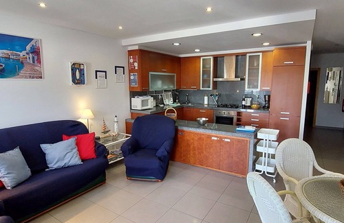 Cavacos Apartment | High-Rated Apartment with Pool, Steps from the Beach