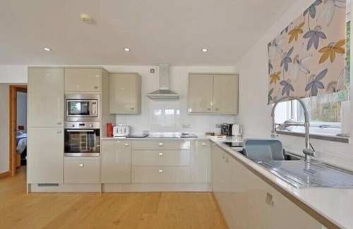 Mevagissey Apartment | Oceanfront Apartment for 5 with Delightful Ocean Views
