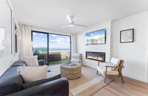 Mission Beach House | Oceanfront Oasis: Family-Friendly Retreat with Firepit