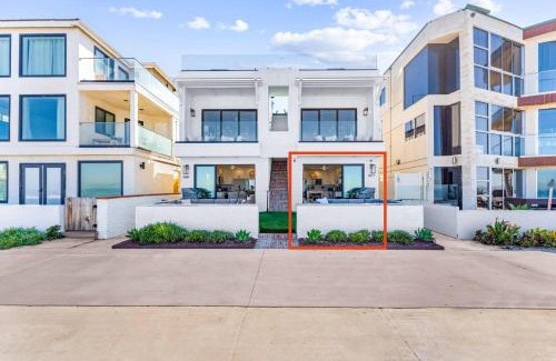 Mission Beach House | Oceanfront Oasis: Family-Friendly Retreat with Firepit