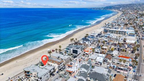 Mission Beach House | Oceanfront Oasis: Family-Friendly Retreat with Firepit