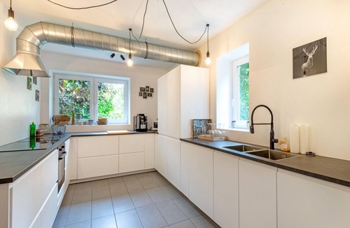 Pettneu am Arlberg House | Group Retreat with Sauna & Cinema for Memorable Getaways