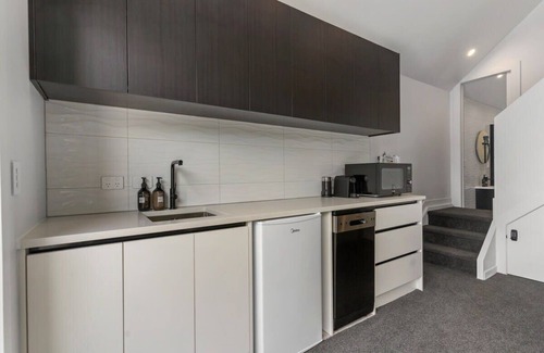 Mangawhai Villa | Ideal Group Retreat: Oceanfront Villas for 20+ Guests