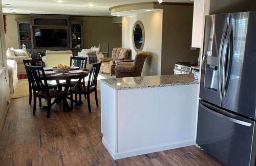 South Jordan House | Prime Guest Duplex: 10/10 Rated, Near Freeway & Attractions