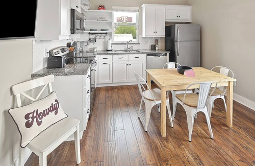 College Park Apartment | Luxury Guest House | Pvt. Parking | @ Kyle Field