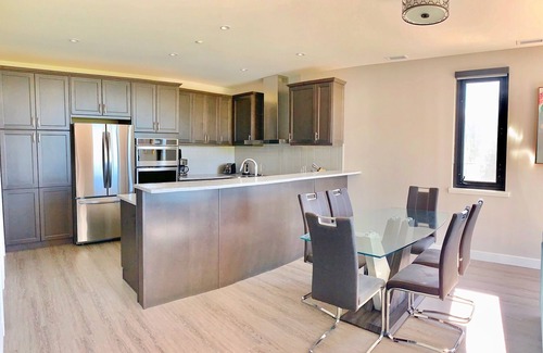 Okanagan-Similkameen House | Luxury Guest Suite at Moraine Winery with Vineyard and Lake Views