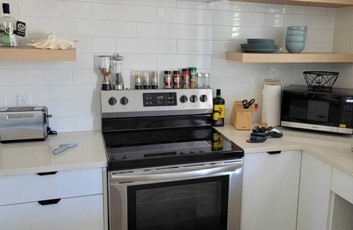 McKinley House | Premier Guest Suite in McKinley Beach, Kelowna - 10/10 Rating