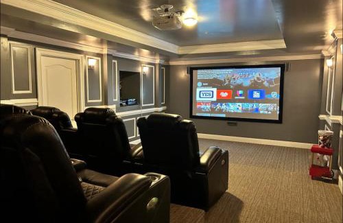 Croom House | Guest Suite with Movie Theater, Pool & Game Room - 10/10
