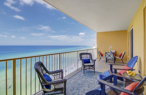 Thomas Drive Condo | Oceanfront 2 Bedroom Condo: Rated 10/10 with Pool & Spa