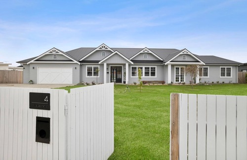 Bellbrae House | Elegant Hamptons Estate with Pool and Spa Retreat