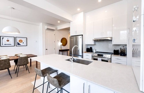 Mile End Apartment | Elegant 1BDR with AC in Prime Location, Pet-Friendly Stay