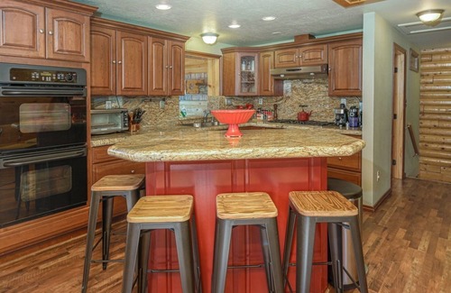 Pine Cove Cabin | Hilltop Log Cabin Retreat with Spa & Panoramic Views