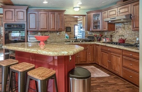 Pine Cove Cabin | Hilltop Log Cabin Retreat with Spa & Panoramic Views