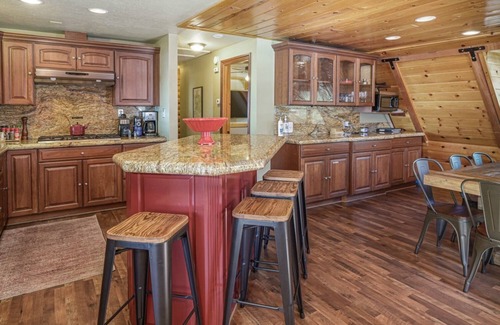 Pine Cove Cabin | Hilltop Log Cabin Retreat with Spa & Panoramic Views