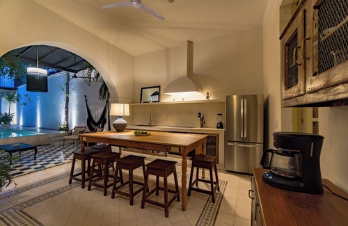 Zona Paseo Montejo Hotel | Luxury Historic 5BR Boutique hotel in Centro Walkable & Pool