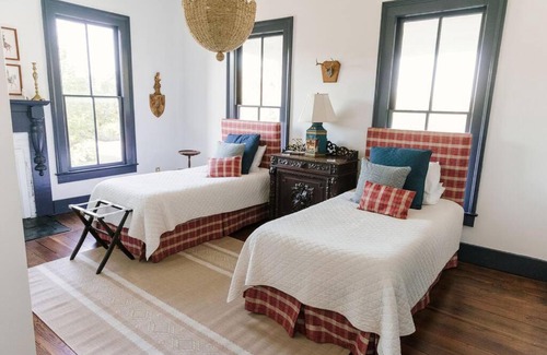 McKinney Villa | Elegant Historic House with Pool in Downtown McKinney