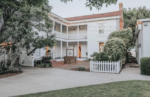 McKinney Villa | Elegant Historic House with Pool in Downtown McKinney
