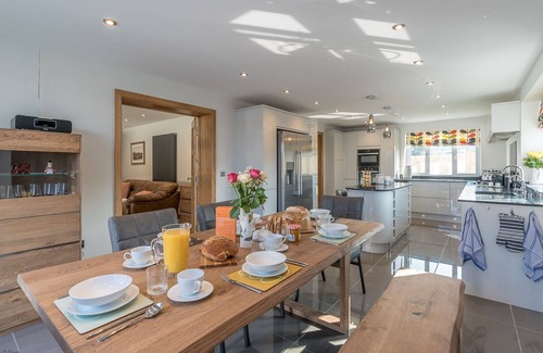 Harlech Cottage | Indulge in a Hot Tub Retreat at Hafod-Y-Morfa, Harlech