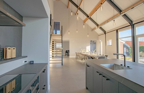Lage Zwaluwe House | Elegant Holiday Home with En-Suite Rooms and Breakfast