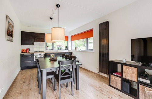 Dwingeloo House | Scenic Holiday Home in Dwingelderveld National Park