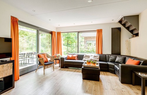 Dwingeloo House | Scenic Holiday Home in Dwingelderveld National Park