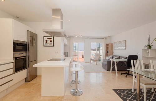 Istan Apartment | Elegant Lake and Sea View Penthouse for Your Getaway