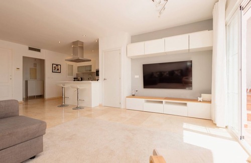 Istan Apartment | Elegant Lake and Sea View Penthouse for Your Getaway