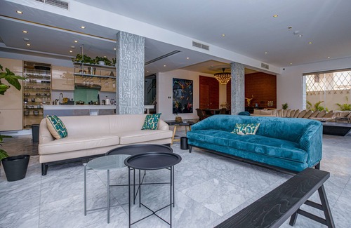 Abu Dhabi Villa | Elegant Holiday House with Private Pool & Family Amenities