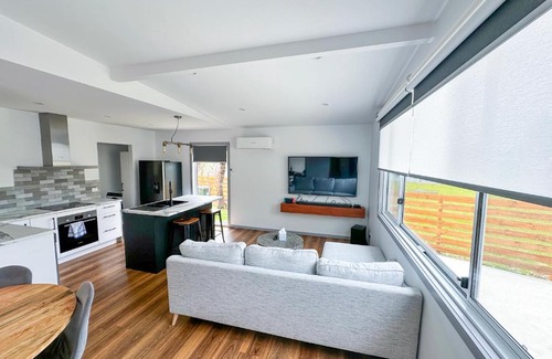 Mallacoota Apartment | Elegant 4-Star Holiday Unit Near Town with Boat Parking