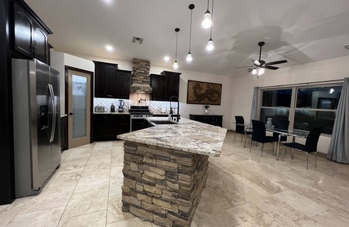 Artesia House | Comfortable Retreat for Families and Pets to Enjoy Together