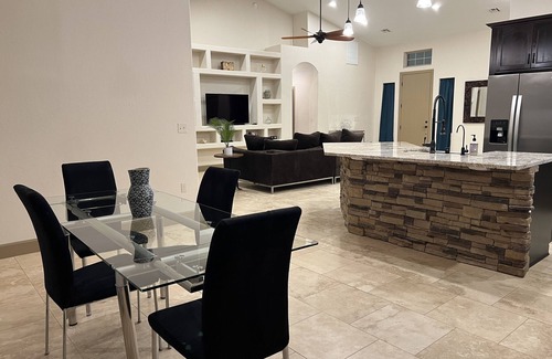 Artesia House | Comfortable Retreat for Families and Pets to Enjoy Together