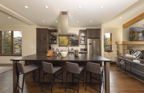 Fairmount On The River House | Riverside Retreat: Stay Near Hot Tub, Fire Pit & Spa