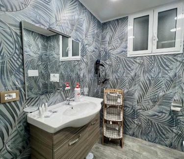 Materdei Apartment | Elegant Home Catacombe Napoli - Guest Rated 9.1/10
